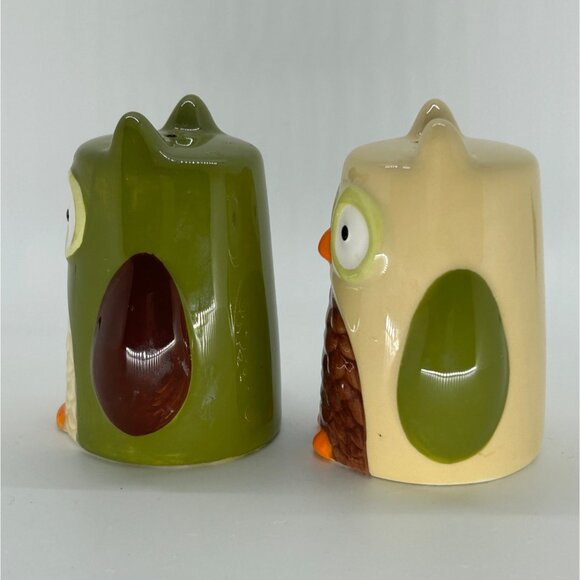 Vintage Owl Salt & Pepper Shakers 1970s-1980s Ceramic Kitschy Olive Green Beige - Picture 2 of 6